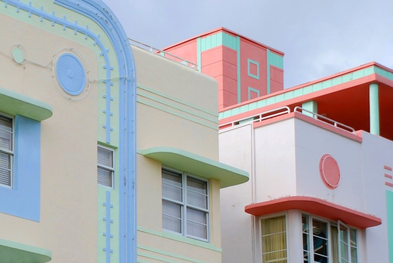 انتخاب رنگ های مناسب ساختمان پذیرایی